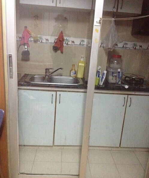 廚房透明玻璃門效果圖——事發(fā)現(xiàn)場(chǎng)