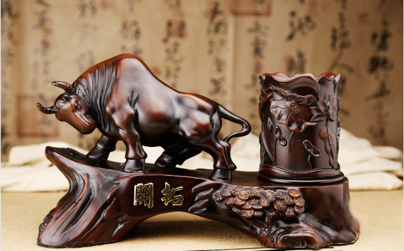 笨拙的勁牛：寓意著百業俱興，財源廣進，蒸蒸如上