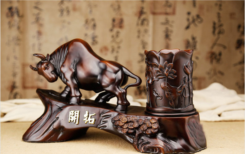 牛擺件主運勢如虹，事業騰飛