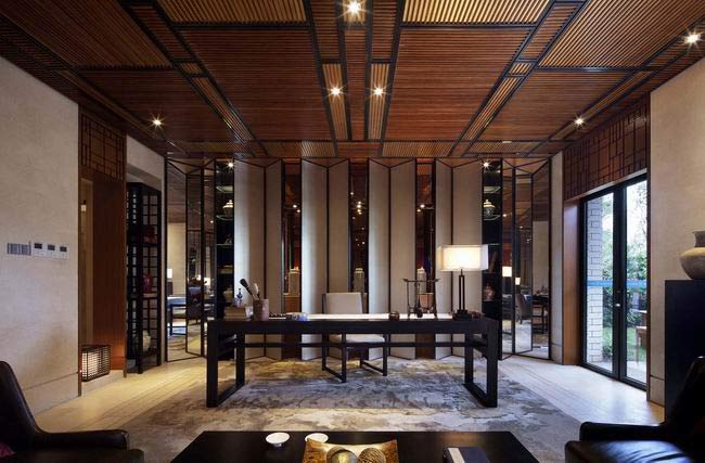 殖民文化總經理辦公室辦公桌區(qū)域裝修設計案例效果圖