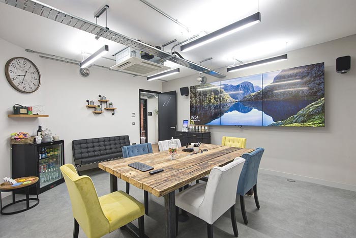 營銷策劃公司辦公室辦公區(qū)域裝修設(shè)計案例效果圖