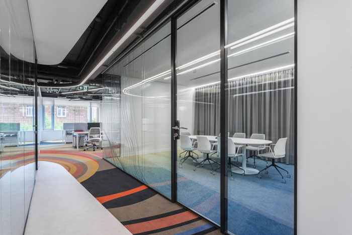 IT公司辦公室過道裝修設(shè)計效果圖