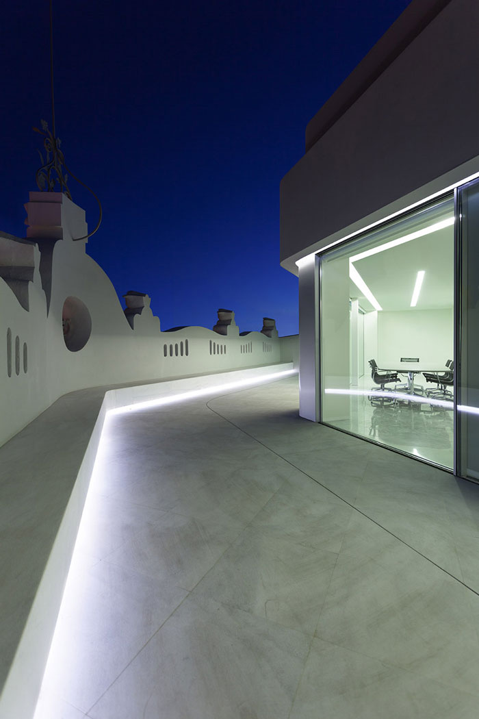 辦公樓頂樓露臺裝修設(shè)計效果圖