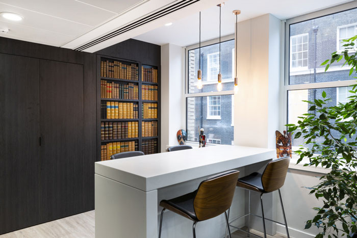 投資管理公司辦公室閱讀區裝修設計效果圖