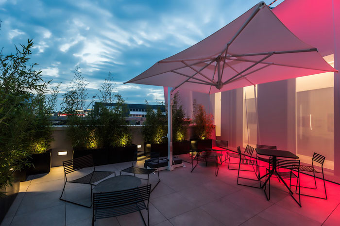 化妝品公司辦公室陽臺裝修設計效果圖