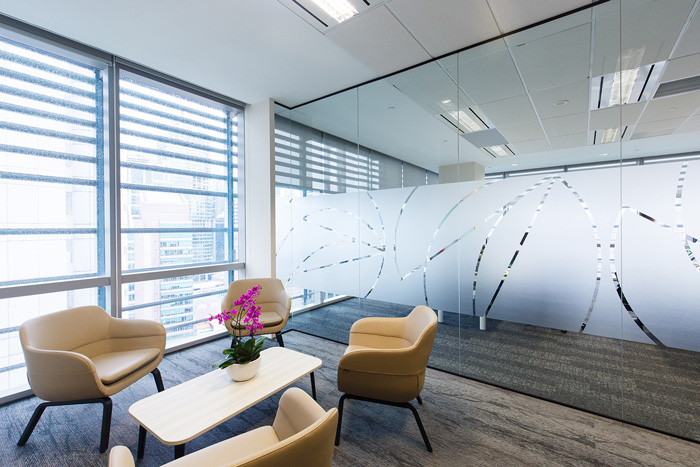 環保辦公室洽談區裝修設計效果圖