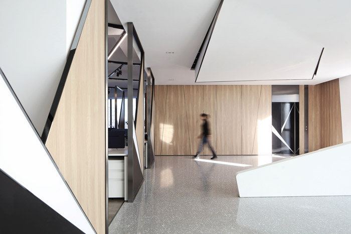 互聯(lián)網(wǎng)辦公室二樓過道裝修設計效果圖