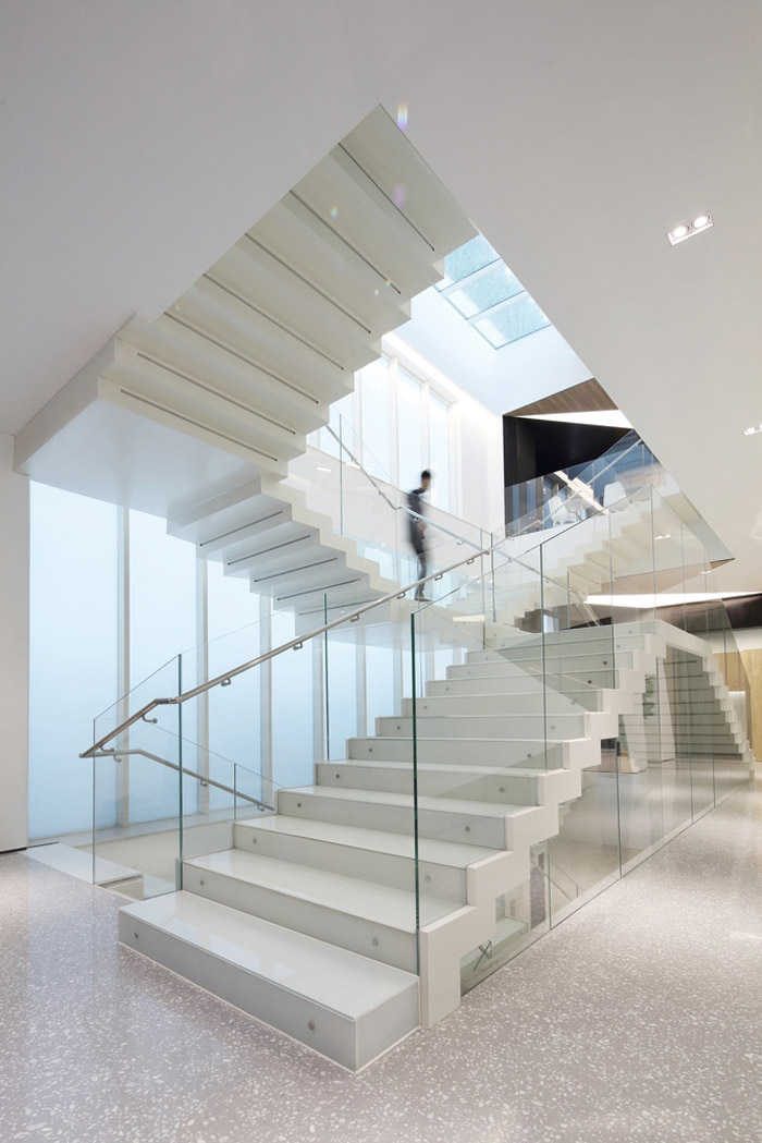 互聯(lián)網(wǎng)辦公室樓梯裝修設計效果圖