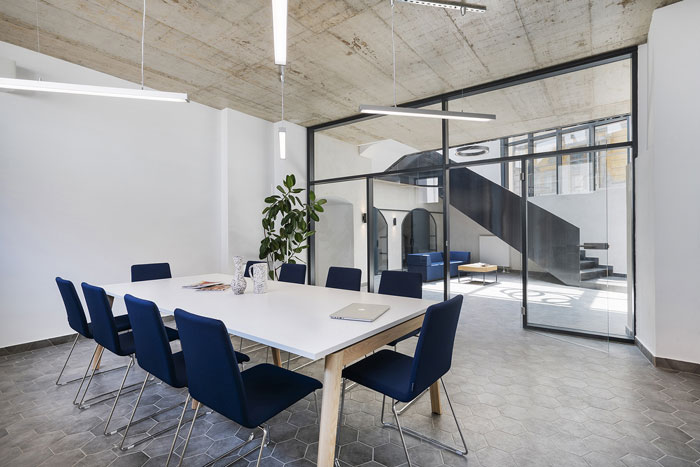 舊廠房改造辦公室會議室裝修設計效果圖